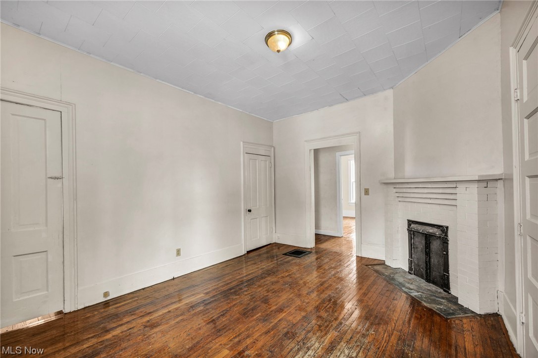 278 E College