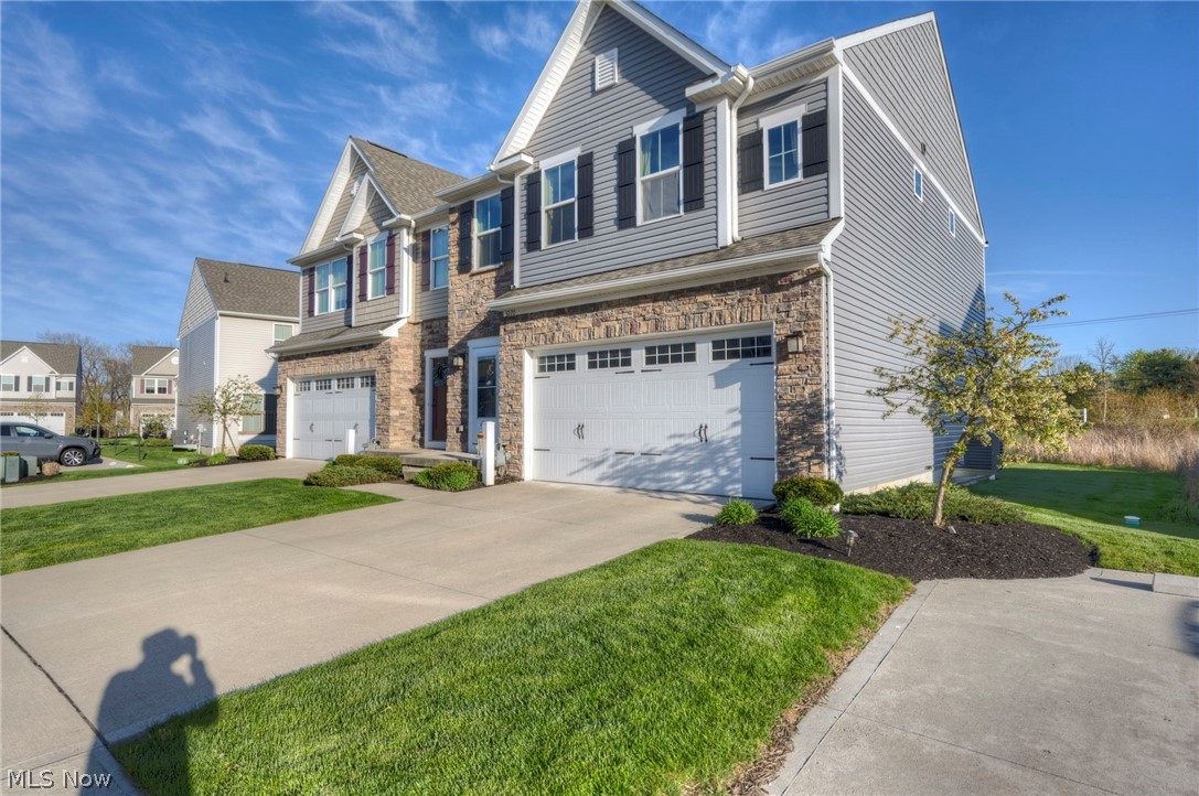 3220 Broadleaf Way