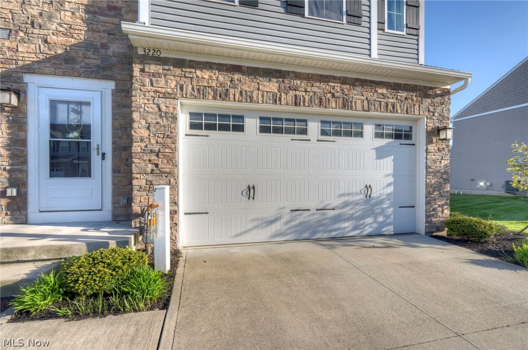 3220 Broadleaf Way