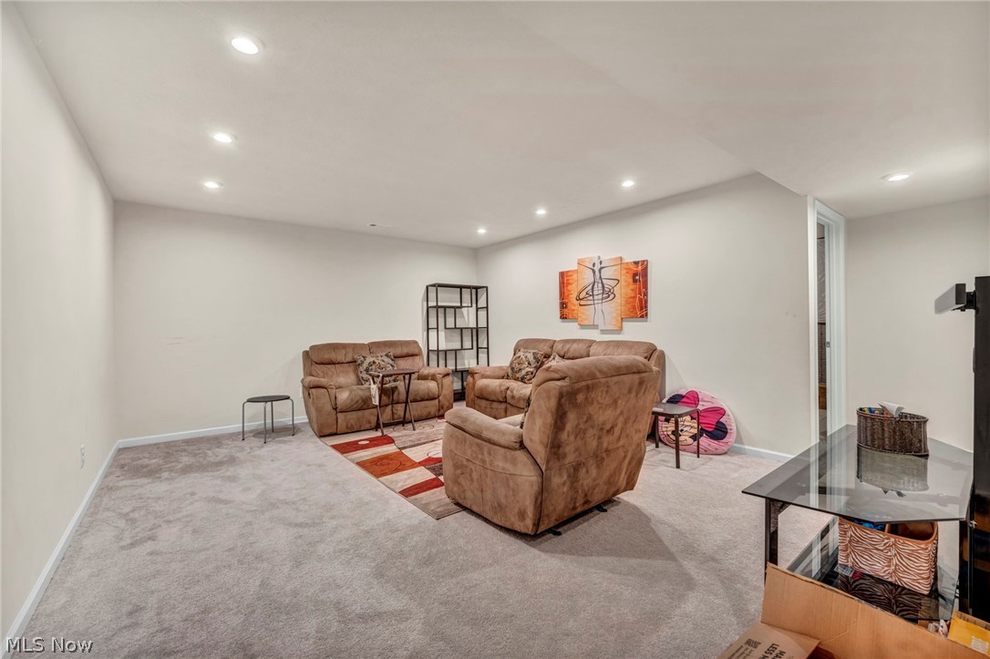 3220 Broadleaf Way