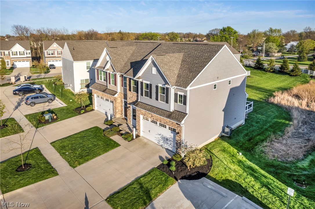 3220 Broadleaf Way