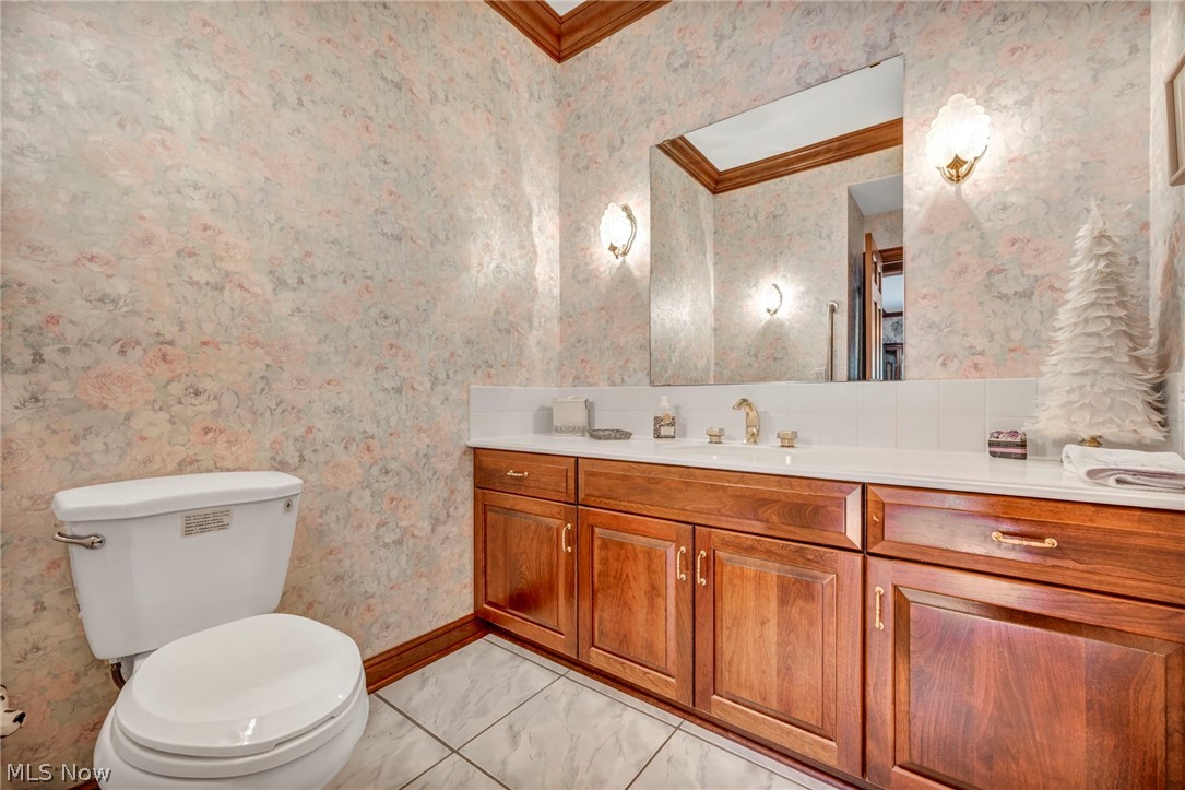 3911 Colonial Court