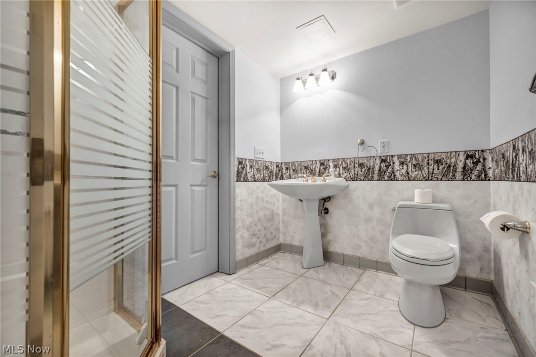 3911 Colonial Court