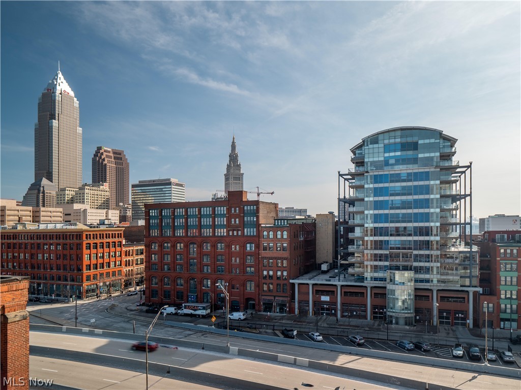 701 W Lakeside Avenue 502