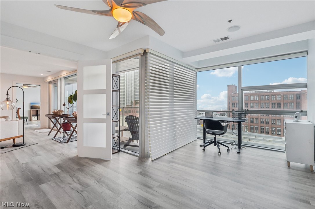 701 W Lakeside Avenue 502