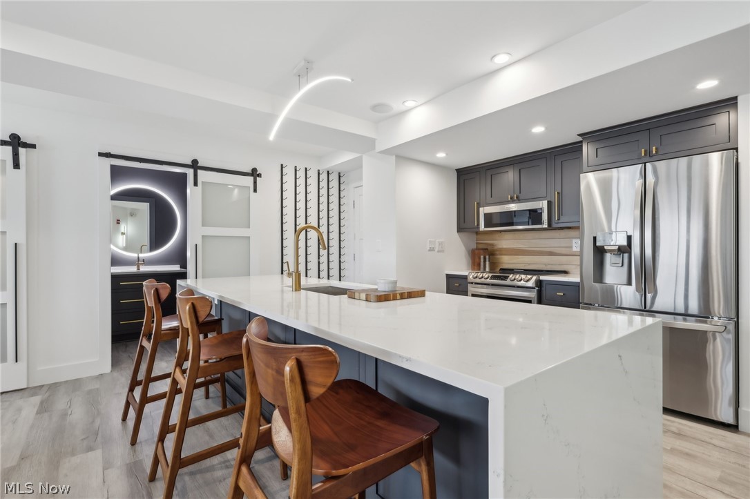 701 W Lakeside Avenue 502