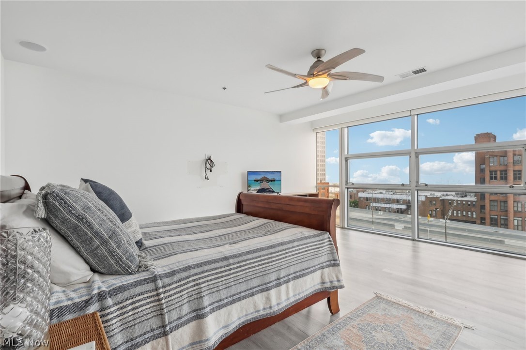 701 W Lakeside Avenue 502