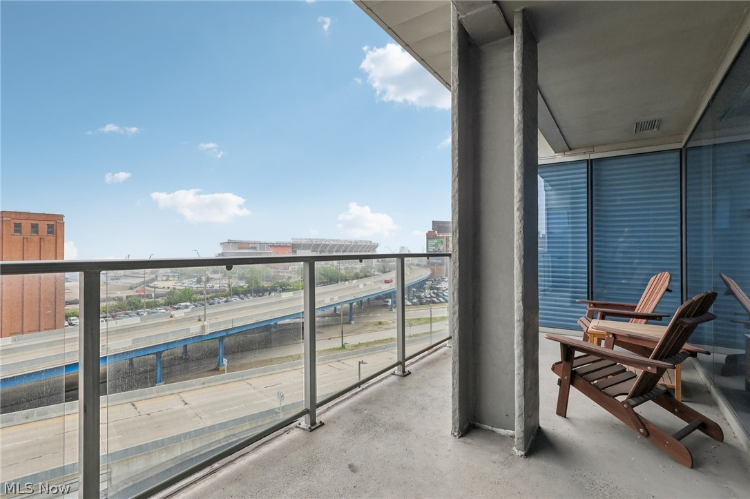 701 W Lakeside Avenue 502