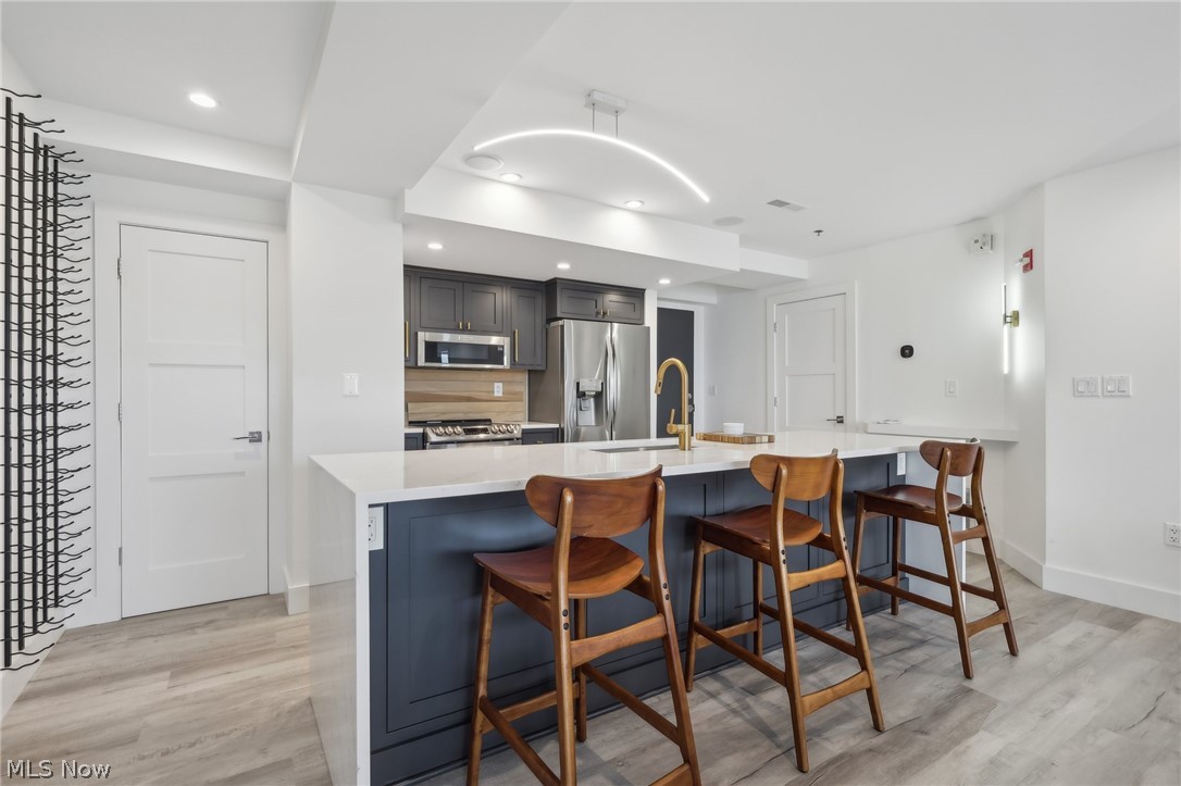 701 W Lakeside Avenue 502