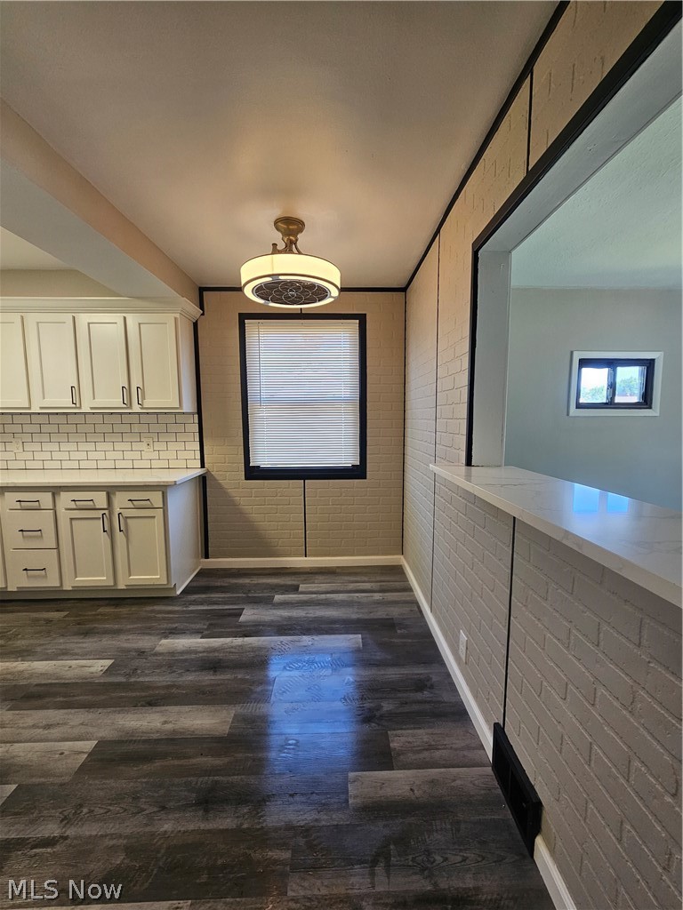 5200 Hy Court