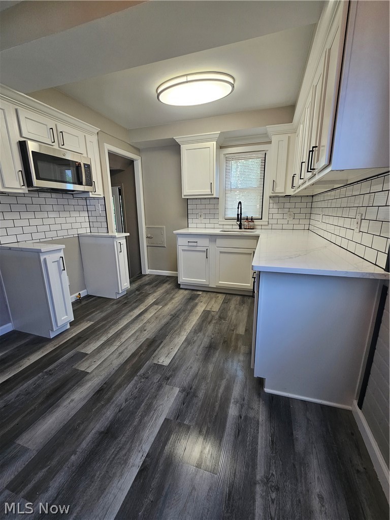 5200 Hy Court