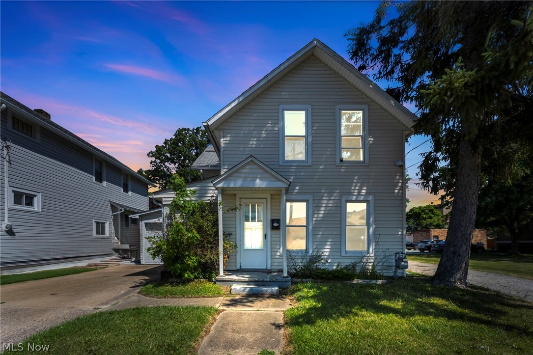 1028 W 5th Street