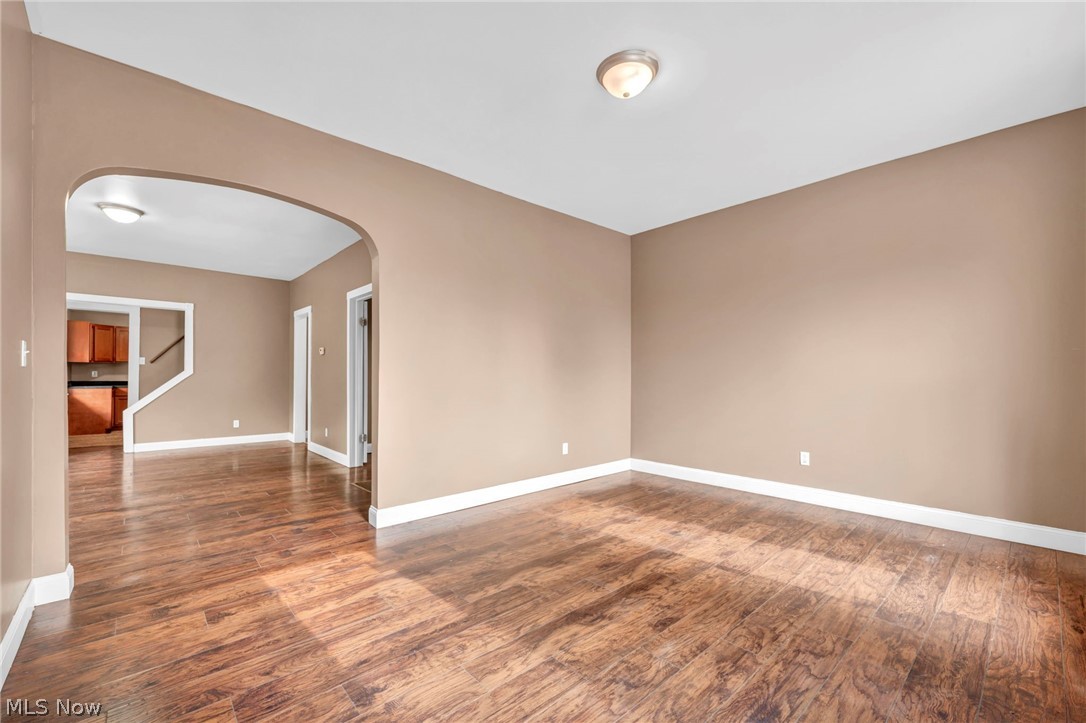 6112 Kenyon Avenue