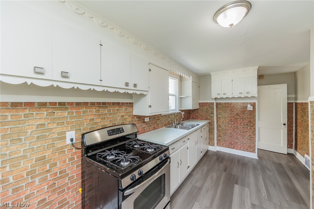 922 W 22nd Street