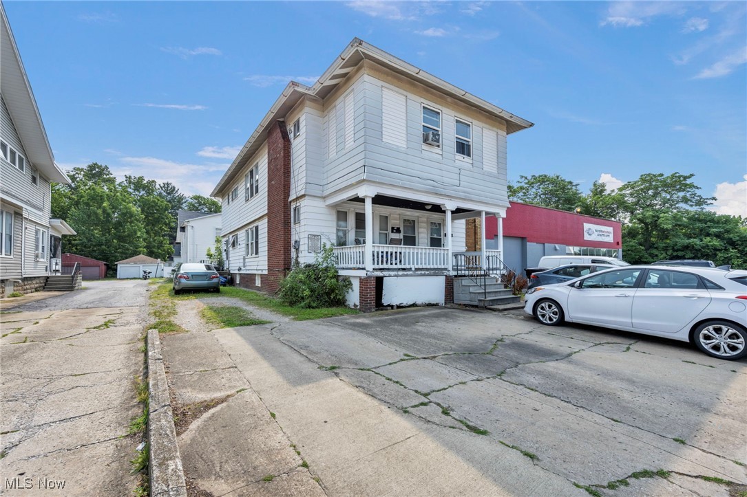622 Middle Avenue