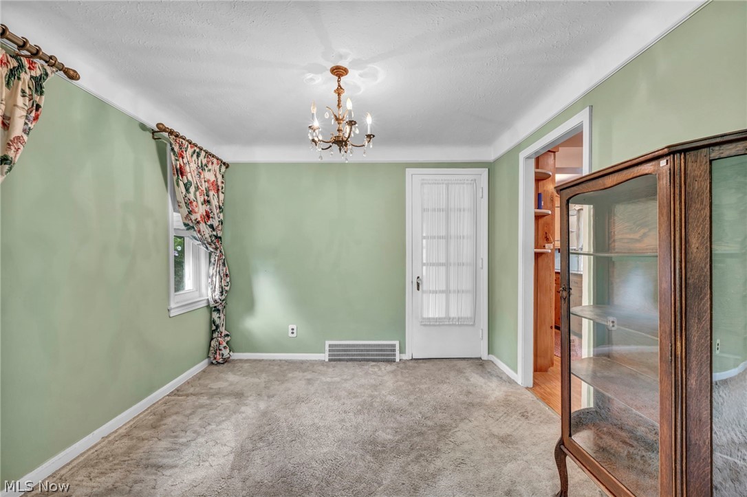 5015 Oakland Drive