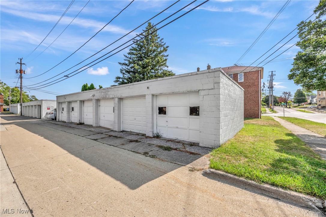 4044 Ridge Road