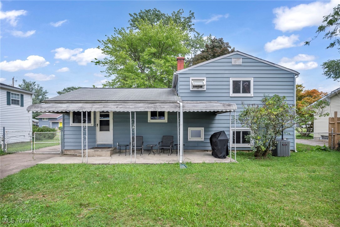 910 West Drive