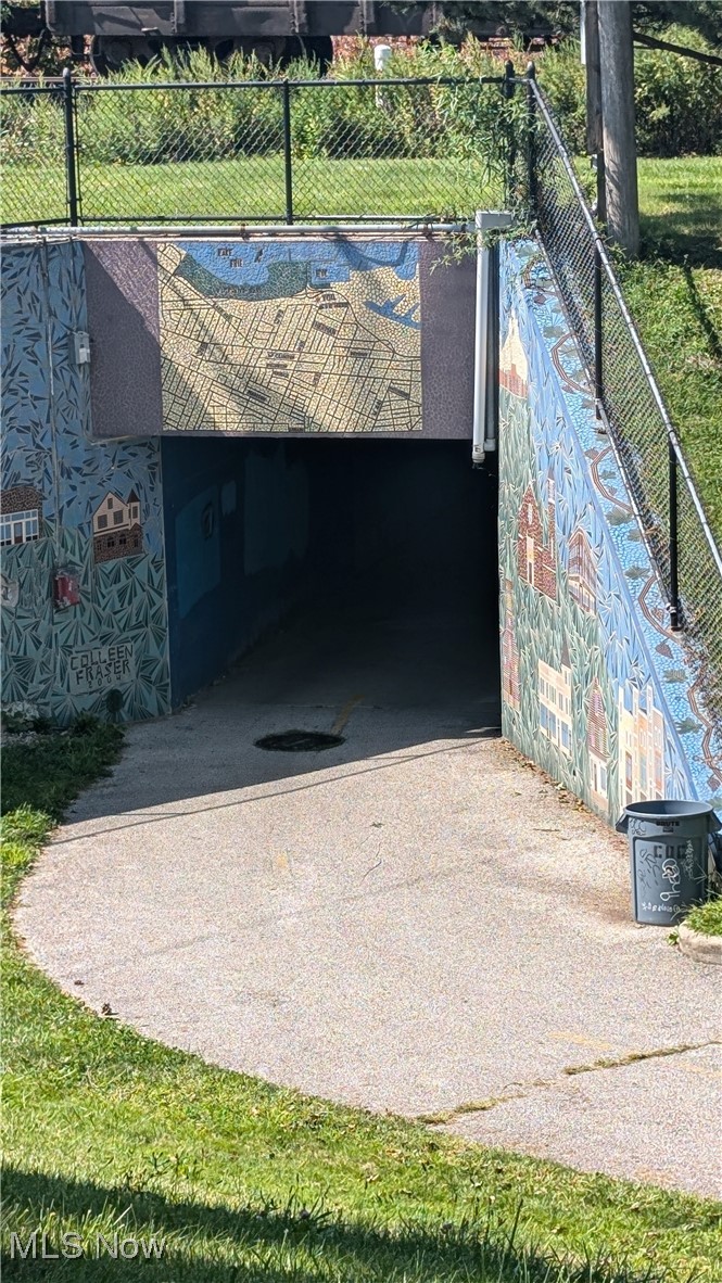 1238 W 69th Street