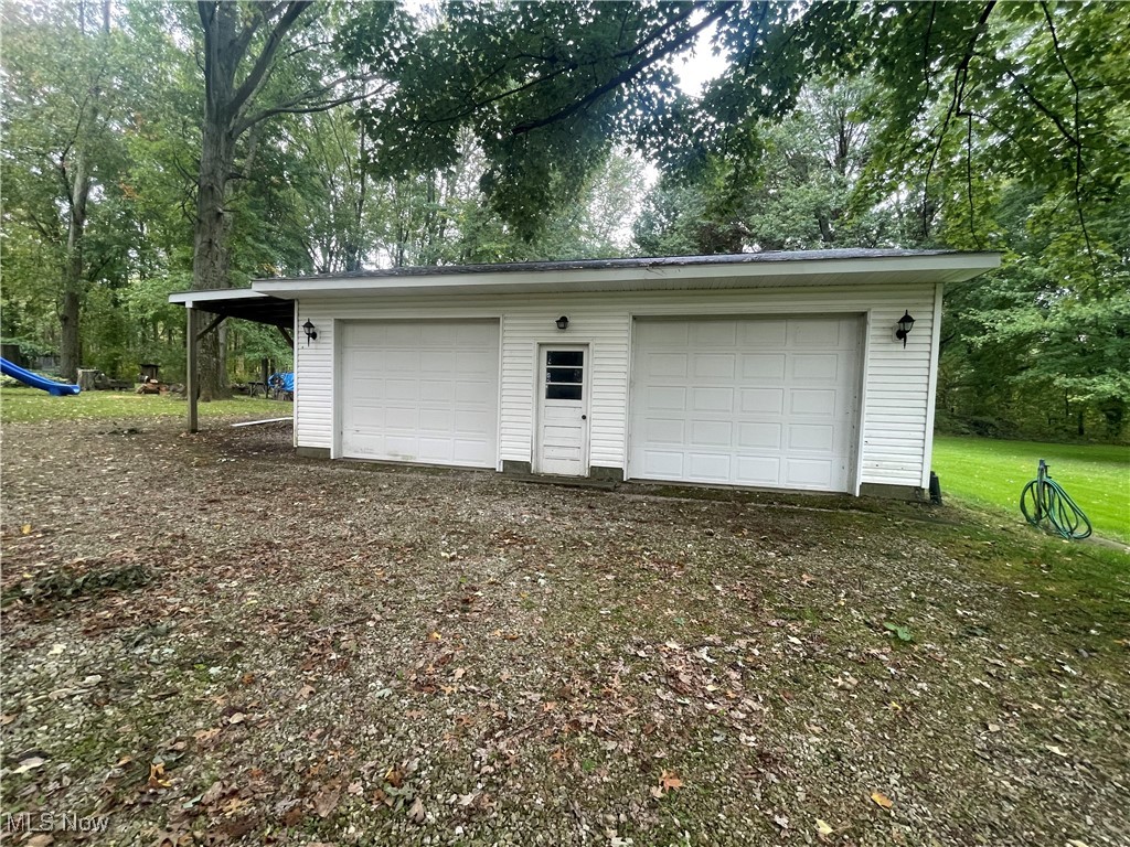 7815 Cemetery Road