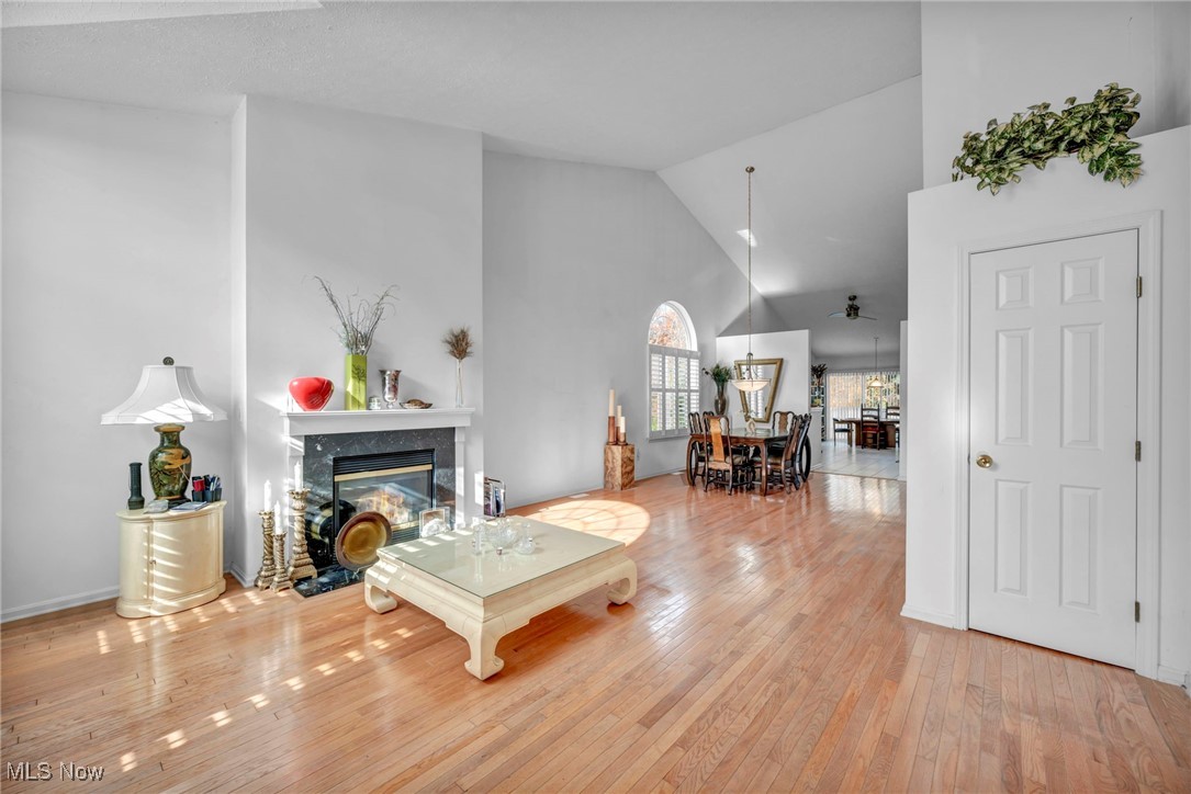 2565 Redtail Court