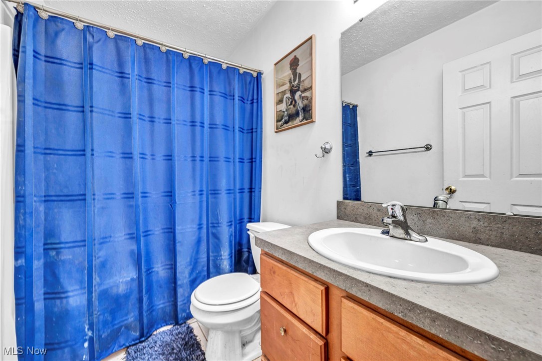 2565 Redtail Court