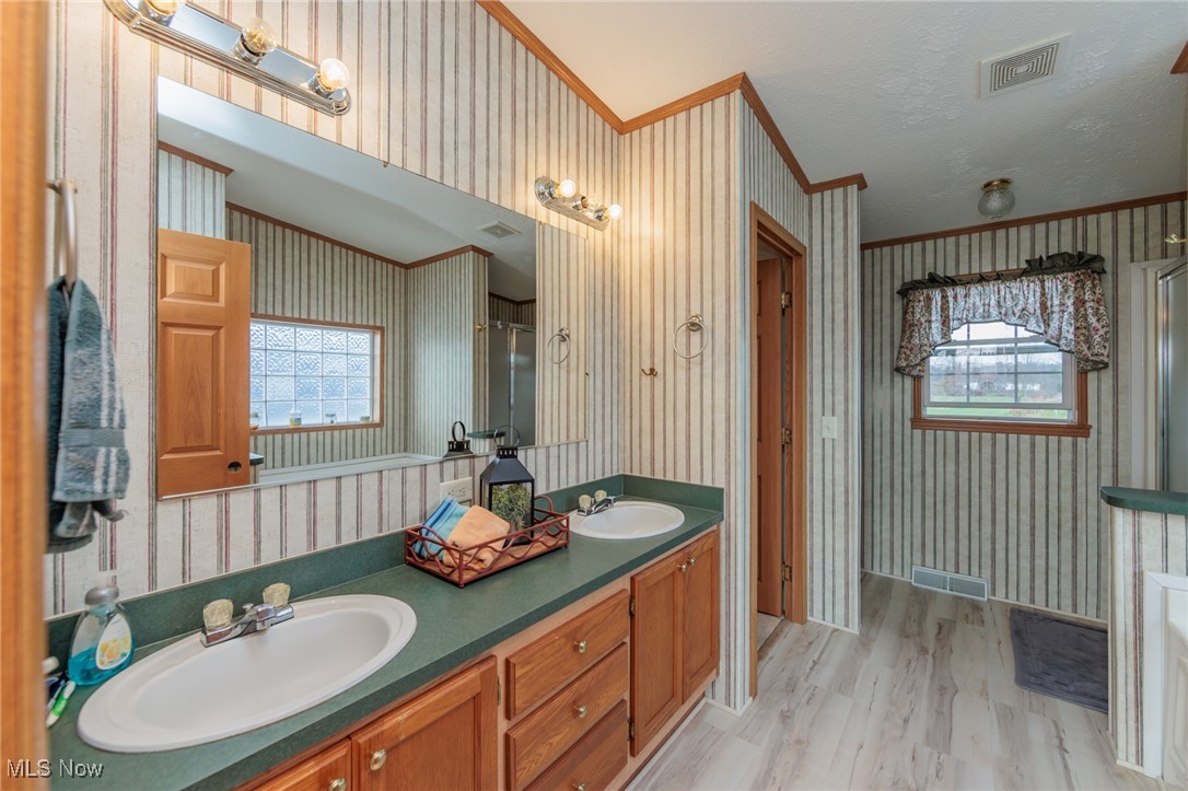 7577 Center Road