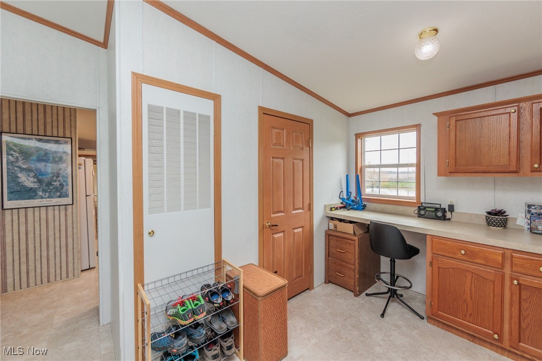 7577 Center Road