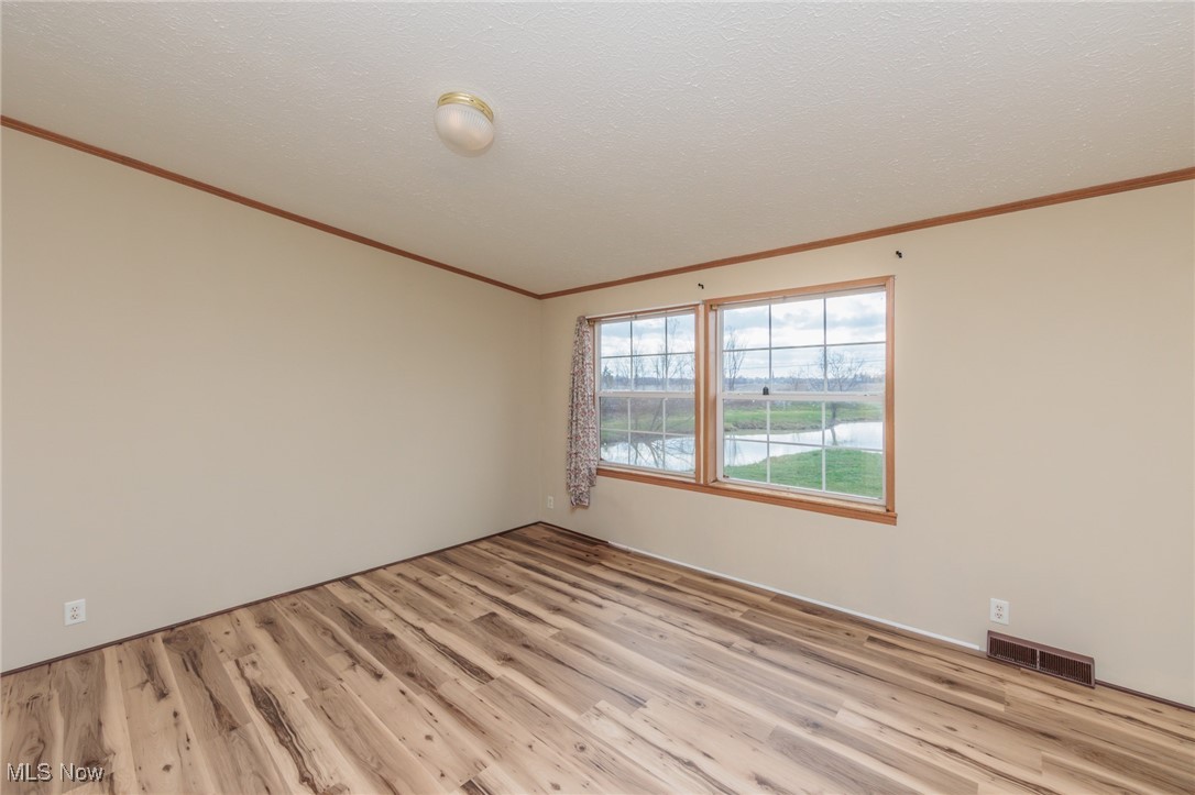 7577 Center Road