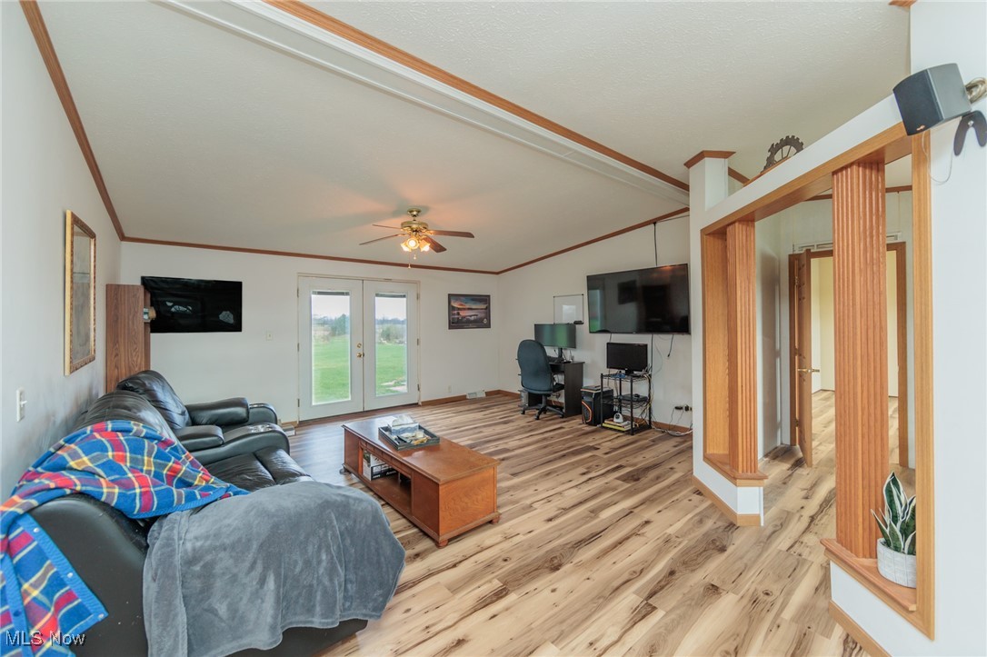 7577 Center Road