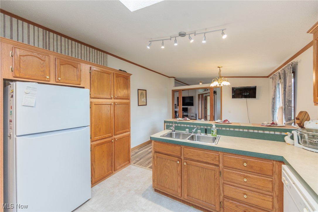 7577 Center Road
