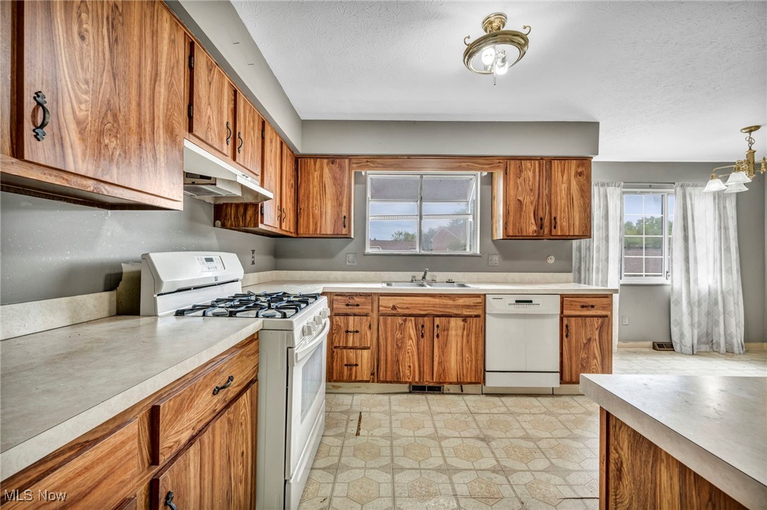 121 Greenbriar Court