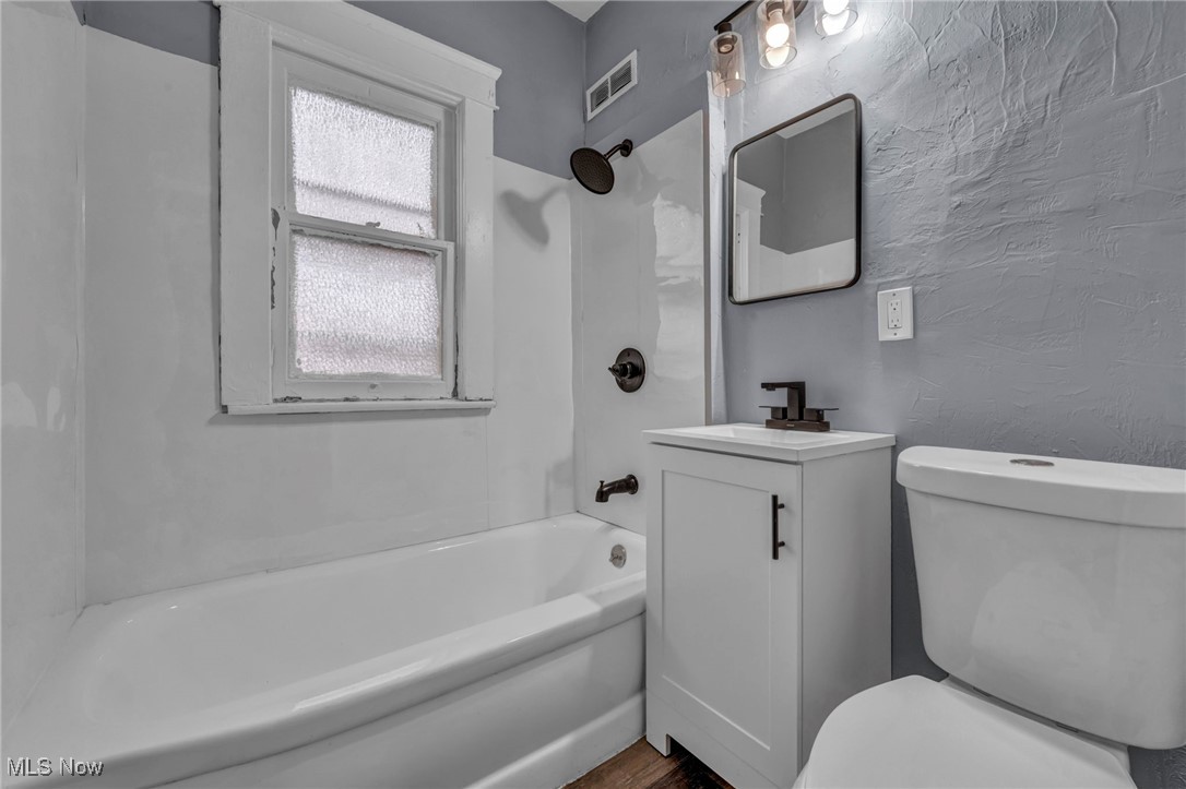 1114 E 112th Street