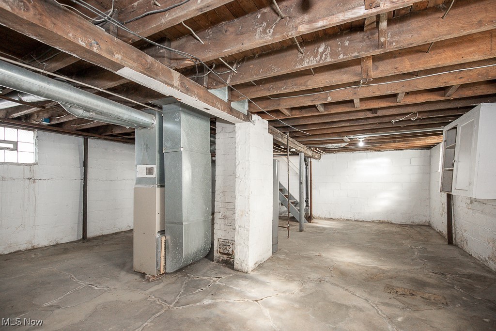 1052 W 17th Street