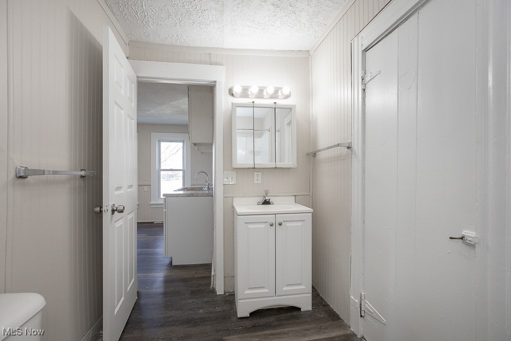 1052 W 17th Street