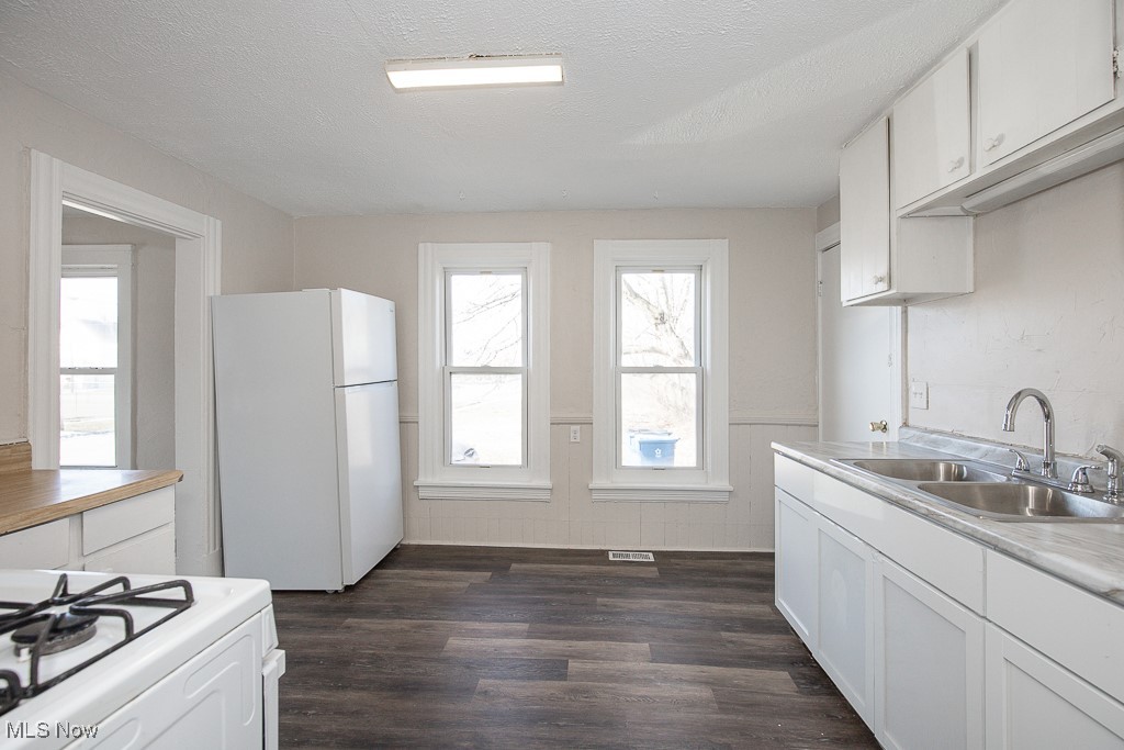 1052 W 17th Street