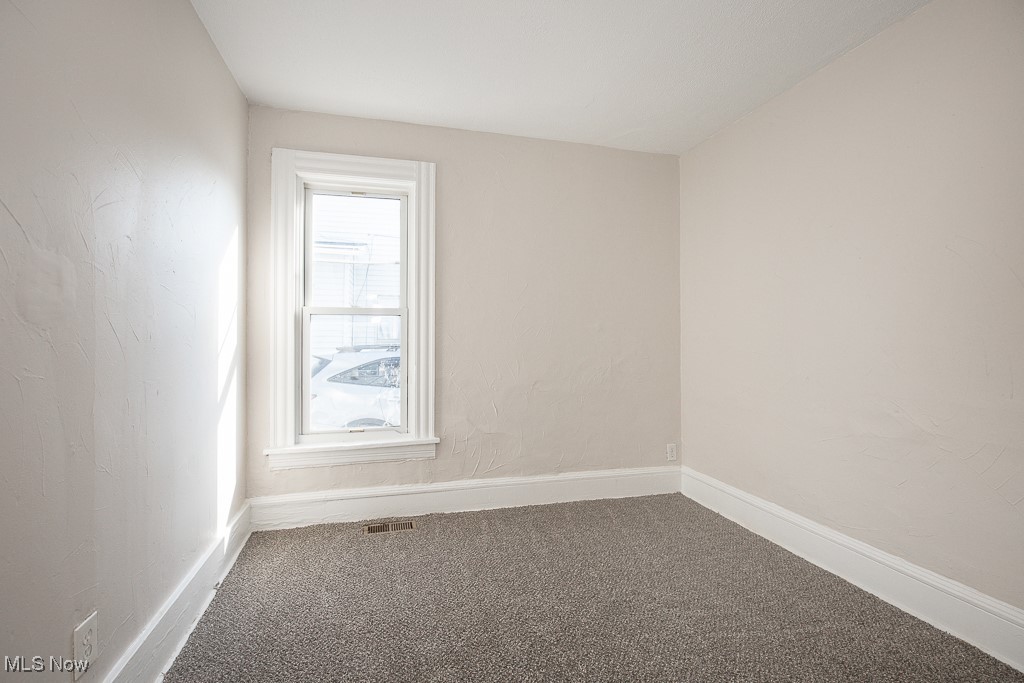1052 W 17th Street