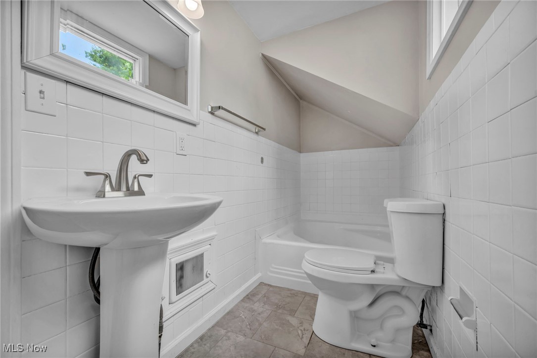 1009 Renfield Road