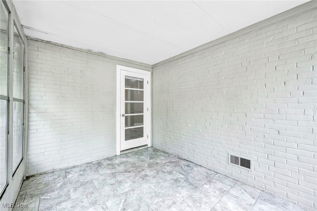 1009 Renfield Road