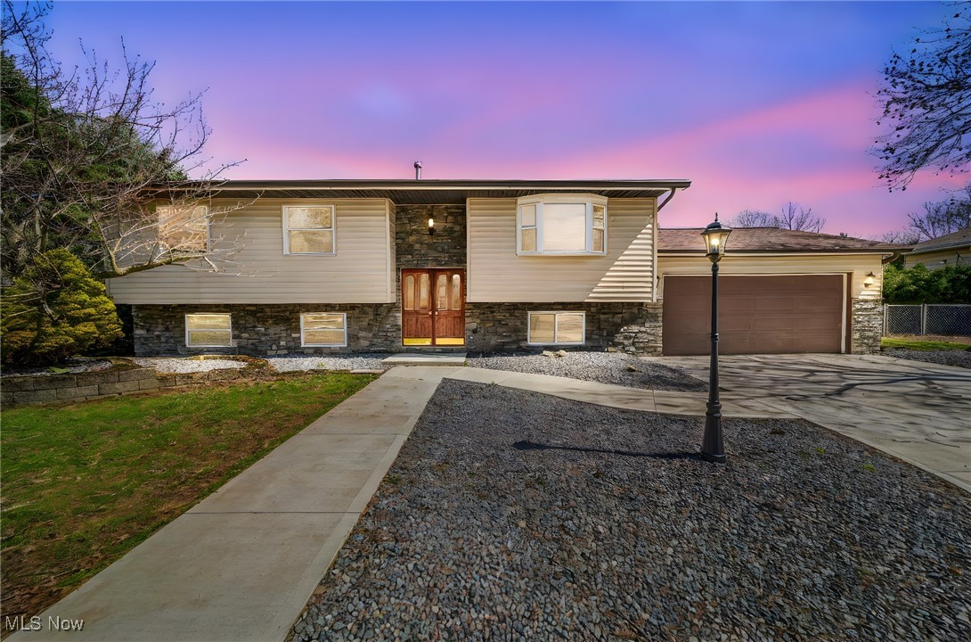304 Hawk Ridge Drive