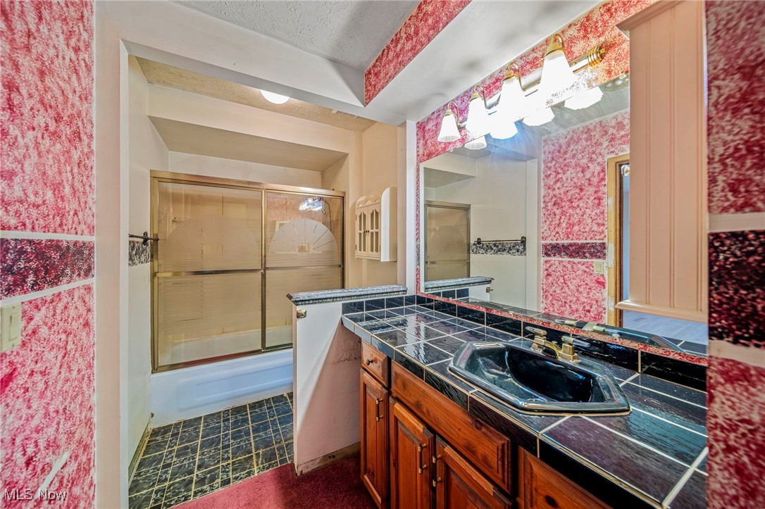 304 Hawk Ridge Drive