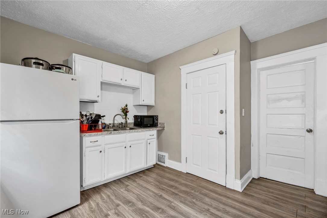 3598 W 50th Street