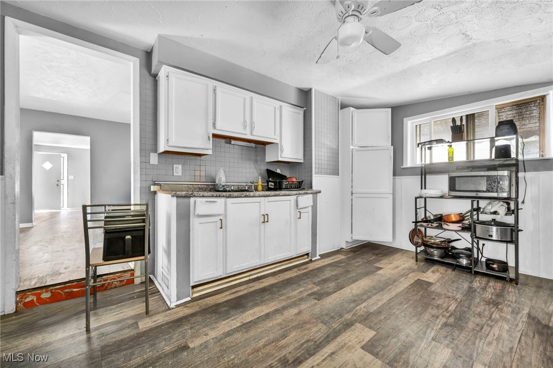 4137 E 59 th Street