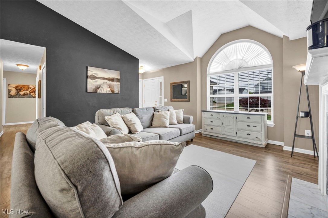 38032 Vista Lake Way
