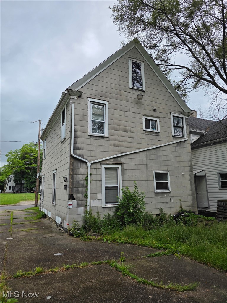 121 Parkview Court