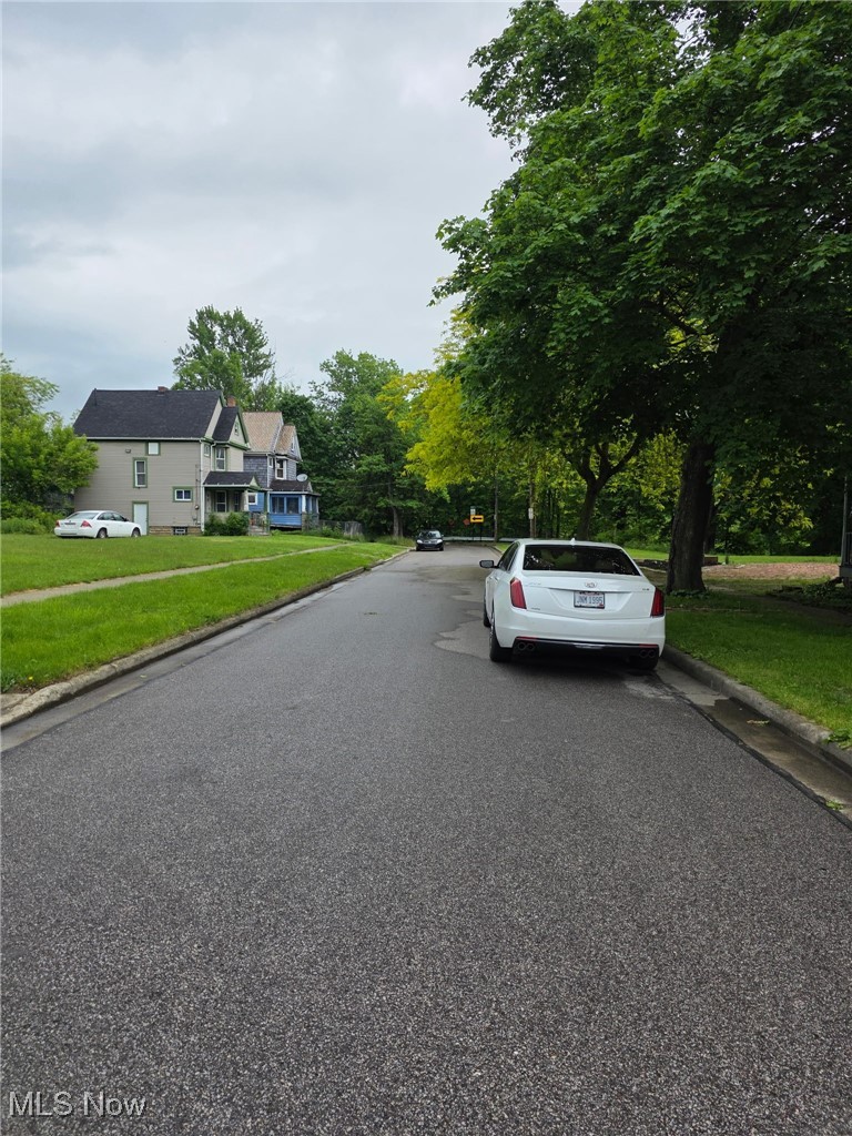 121 Parkview Court