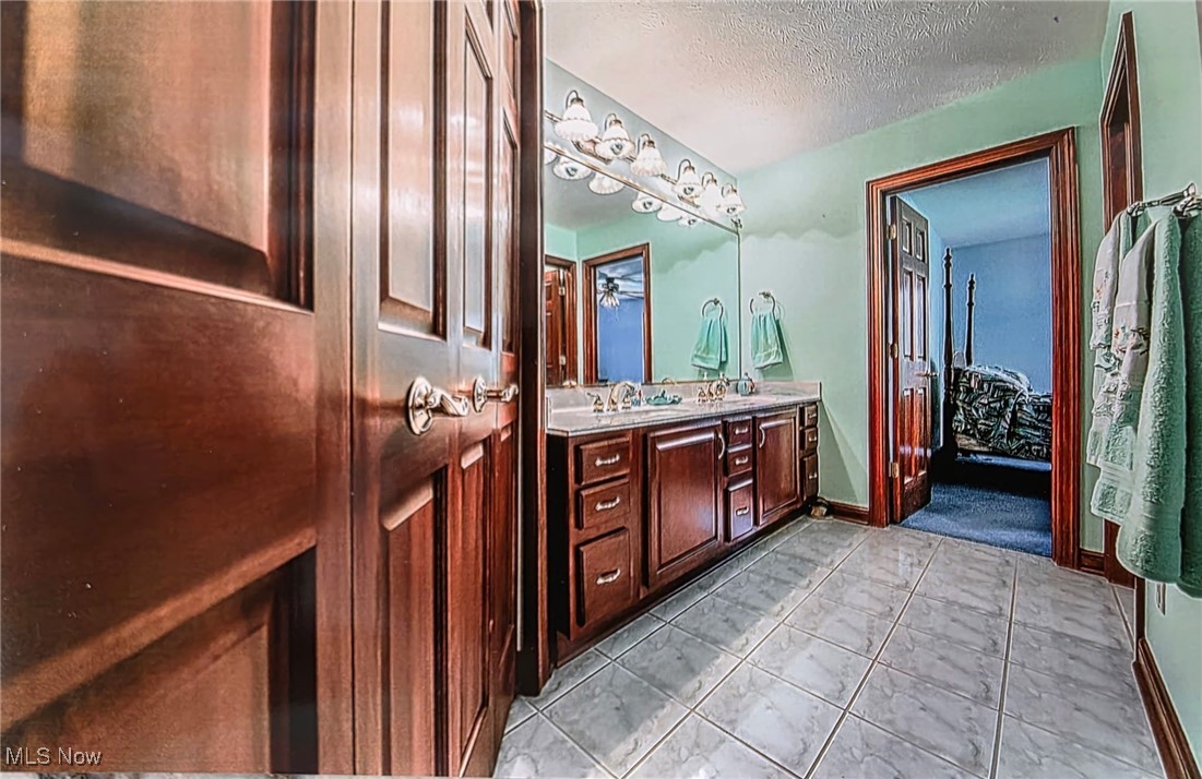 6419 S Rim Circle