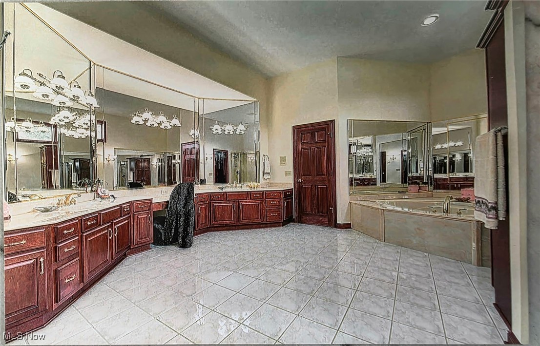 6419 S Rim Circle