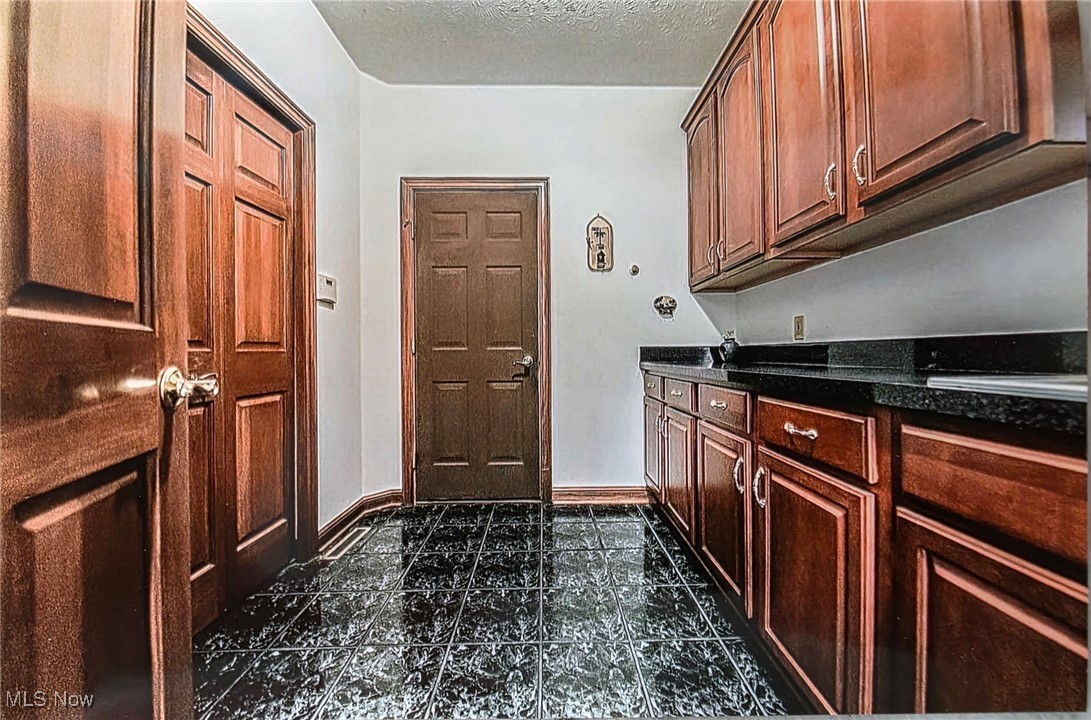 6419 S Rim Circle