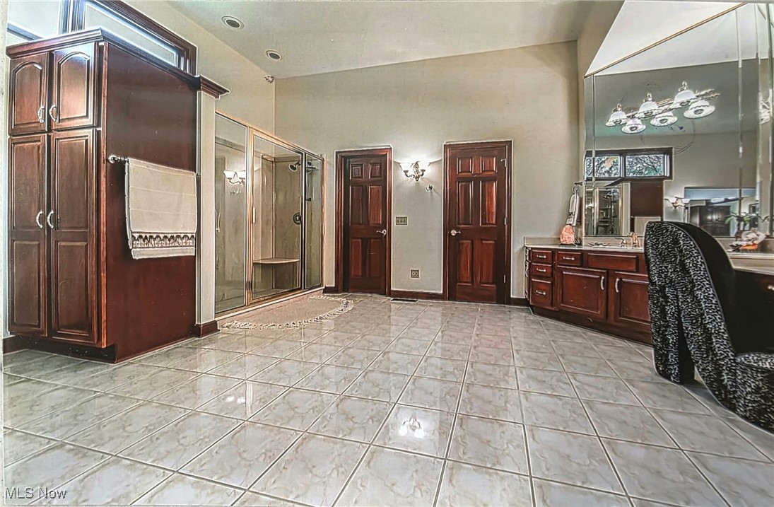 6419 S Rim Circle